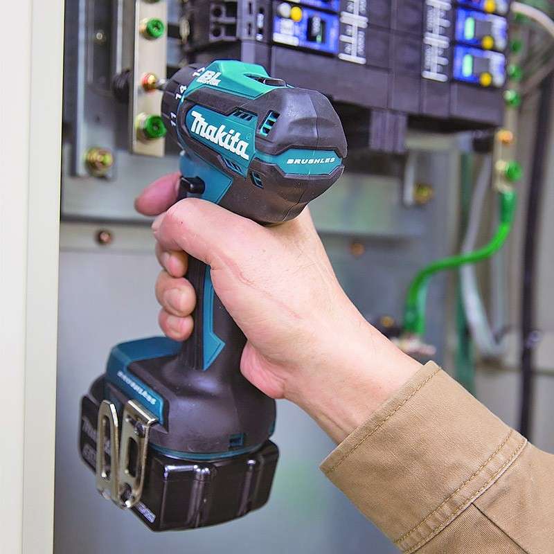 Perceuse Visseuse MAKITA DDF083Z 18 V Li-ion (vendu sans batterie)
